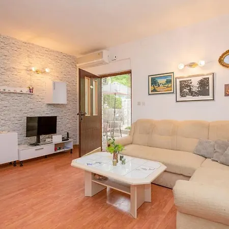 Dom wakacyjny Family Friendly House With A Swimming Pool Grab, Zagora - 15208 *